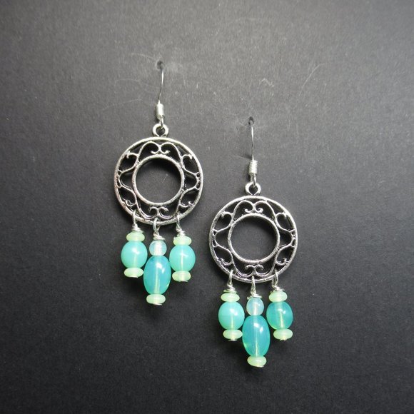 Uranium Glass bead dangle earrings - Picture 5 of 12